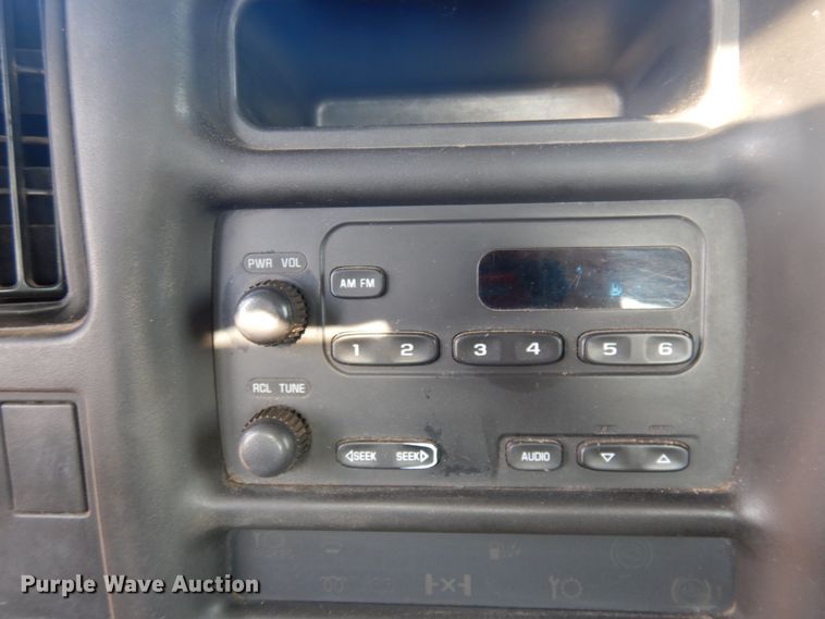 image for item DM5268 2005 Chevrolet C4500  flatbed truck