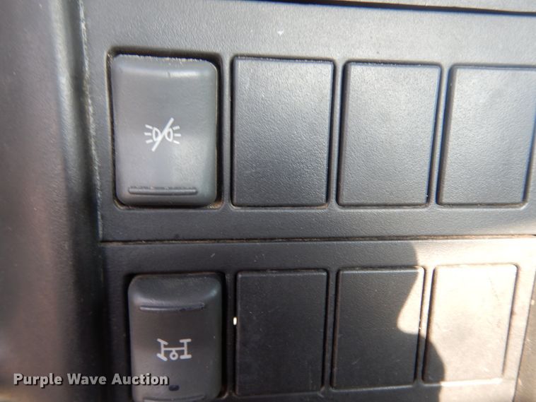 image for item DM5268 2005 Chevrolet C4500  flatbed truck