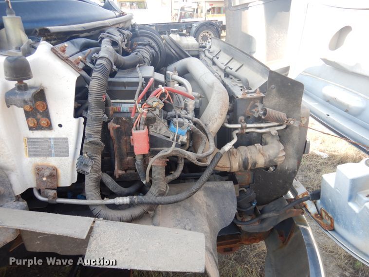 image for item DM5268 2005 Chevrolet C4500  flatbed truck