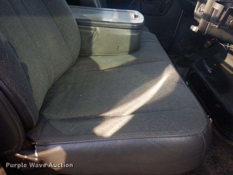 image for item DM5268 2005 Chevrolet C4500  flatbed truck