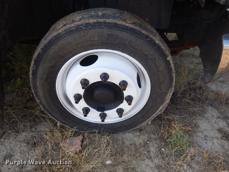 image for item DM5268 2005 Chevrolet C4500  flatbed truck