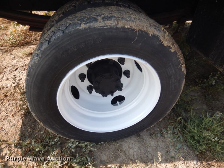 image for item DM5268 2005 Chevrolet C4500  flatbed truck