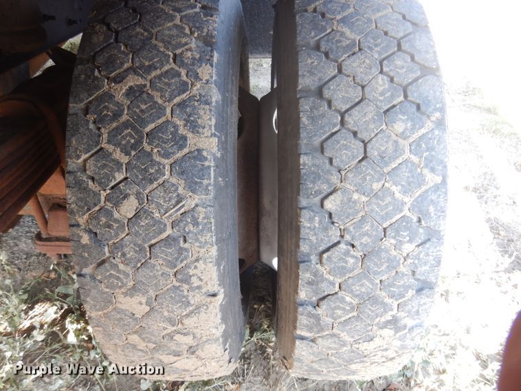 image for item DM5268 2005 Chevrolet C4500  flatbed truck