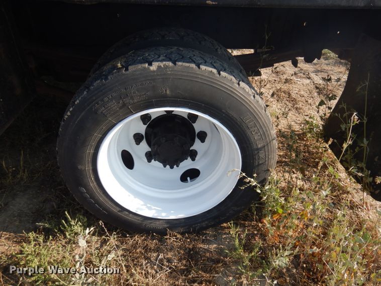 image for item DM5268 2005 Chevrolet C4500  flatbed truck