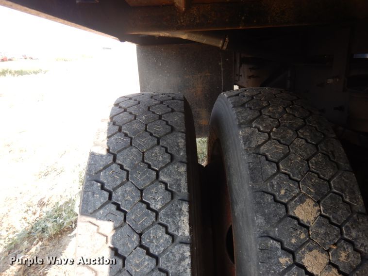 image for item DM5268 2005 Chevrolet C4500  flatbed truck