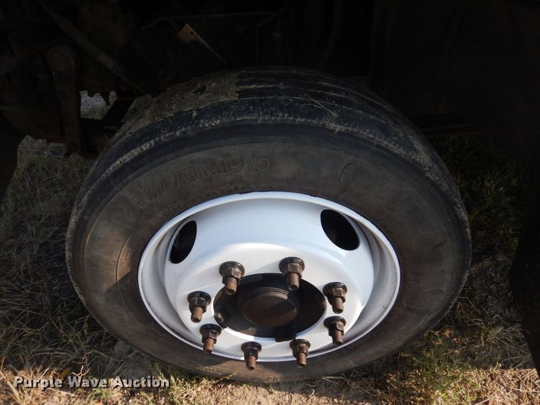 image for item DM5268 2005 Chevrolet C4500  flatbed truck