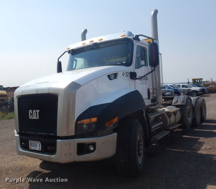 image for item DM5280 2014 Caterpillar CT660  semi truck