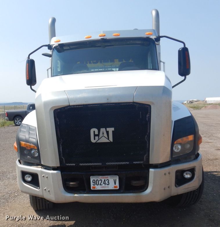 image for item DM5280 2014 Caterpillar CT660  semi truck