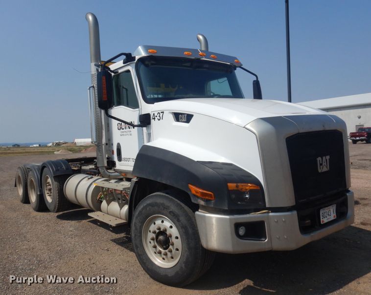 image for item DM5280 2014 Caterpillar CT660  semi truck