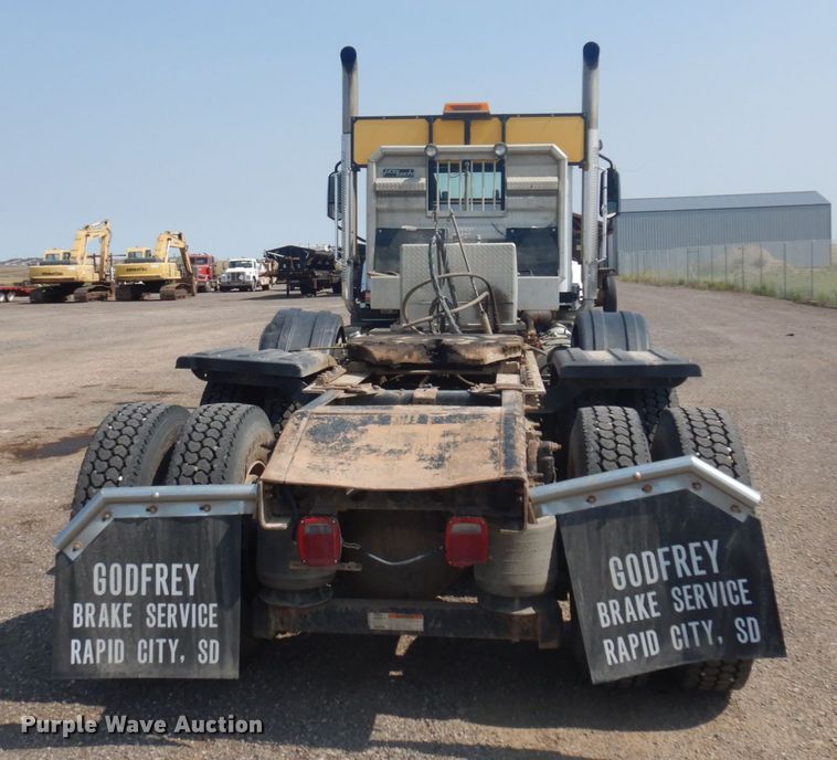 image for item DM5280 2014 Caterpillar CT660  semi truck