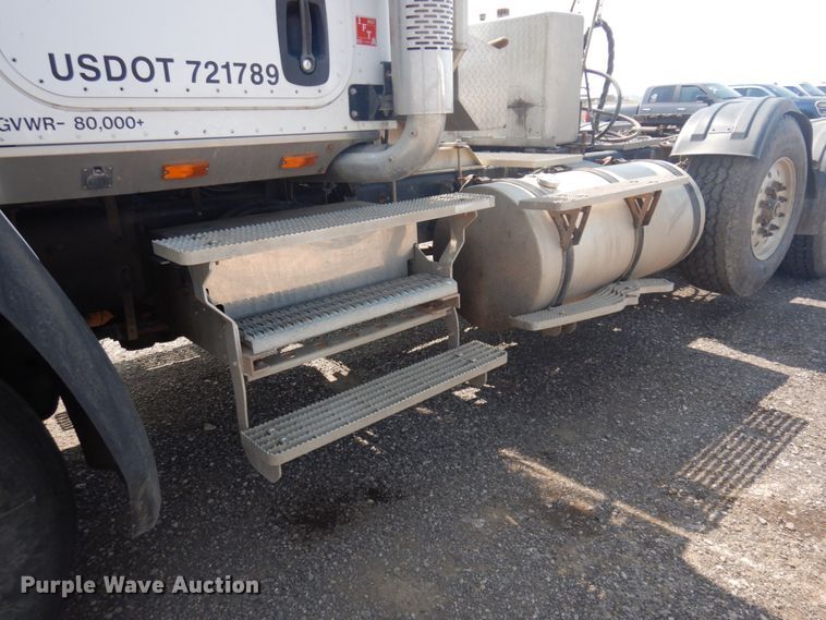 image for item DM5280 2014 Caterpillar CT660  semi truck