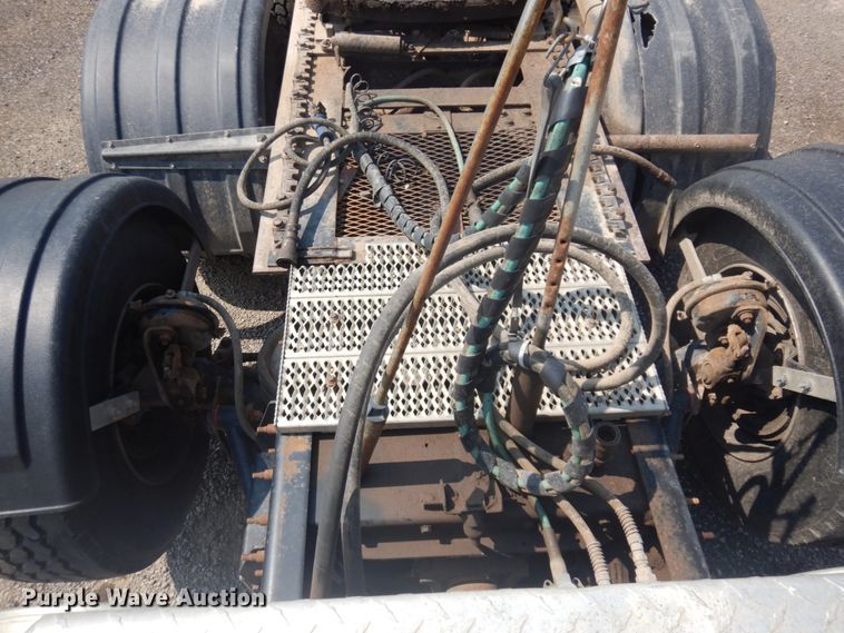 image for item DM5280 2014 Caterpillar CT660  semi truck