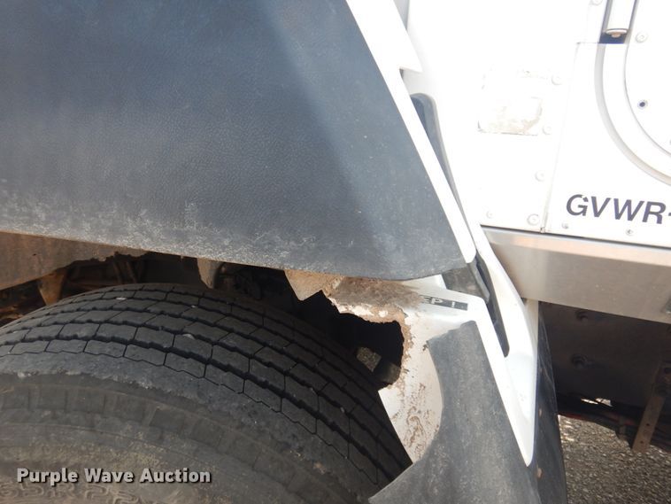 image for item DM5280 2014 Caterpillar CT660  semi truck