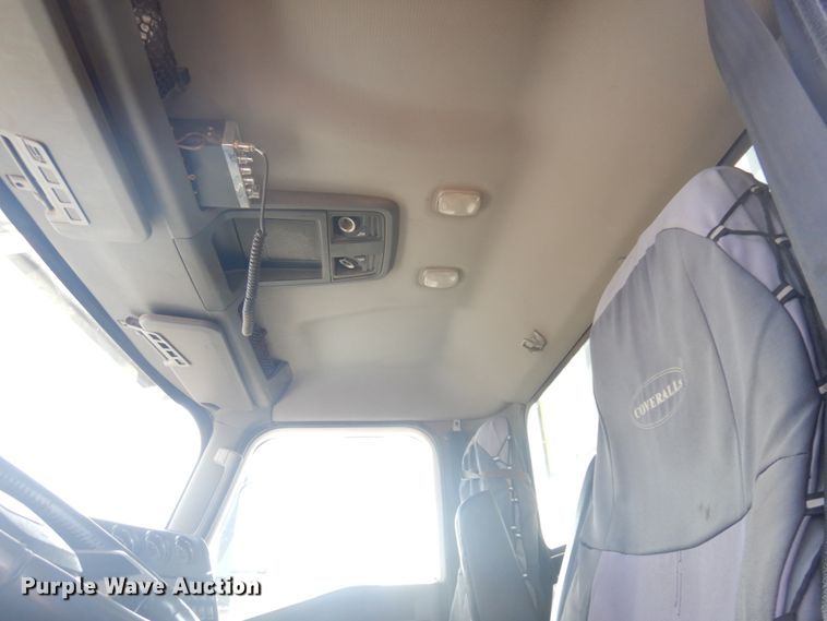 image for item DM5280 2014 Caterpillar CT660  semi truck