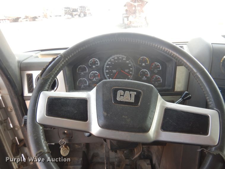 image for item DM5280 2014 Caterpillar CT660  semi truck