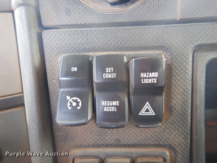 image for item DM5280 2014 Caterpillar CT660  semi truck