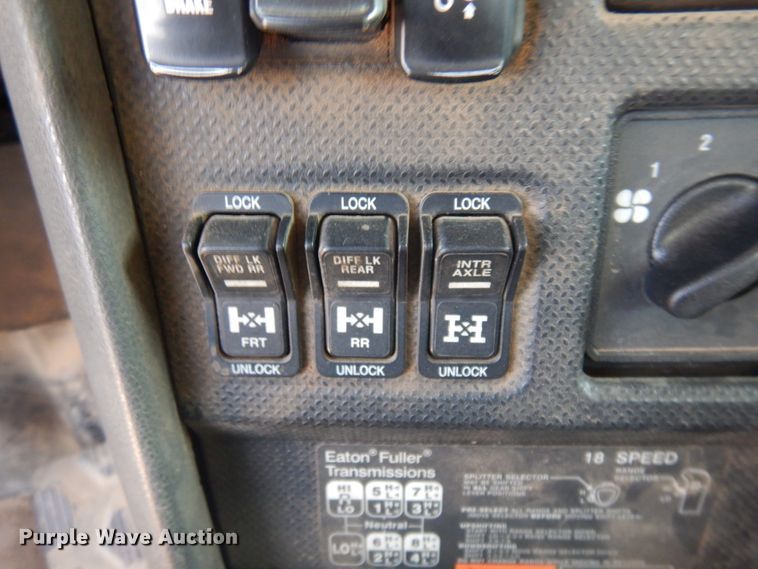 image for item DM5280 2014 Caterpillar CT660  semi truck