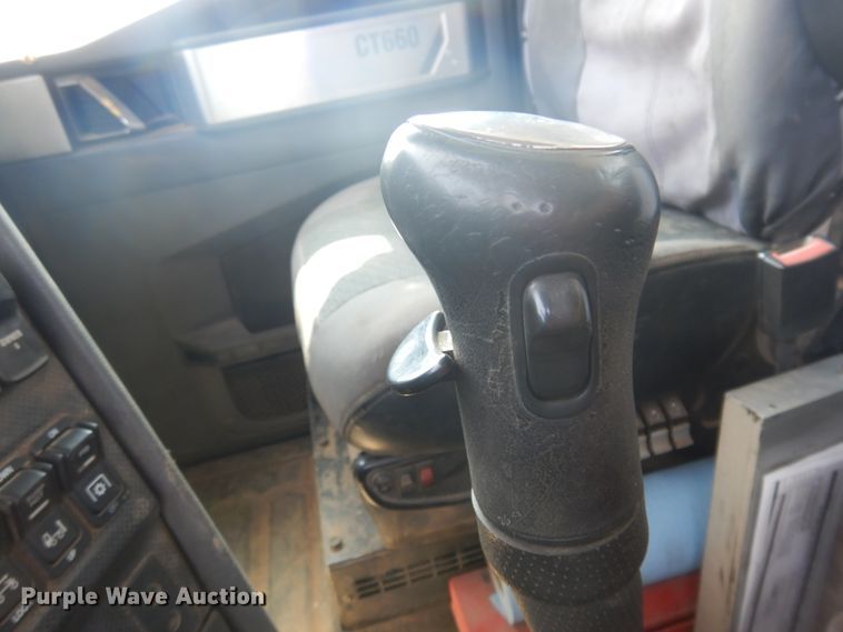 image for item DM5280 2014 Caterpillar CT660  semi truck