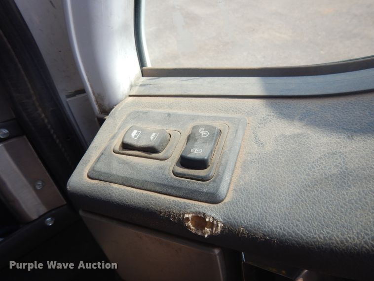 image for item DM5280 2014 Caterpillar CT660  semi truck