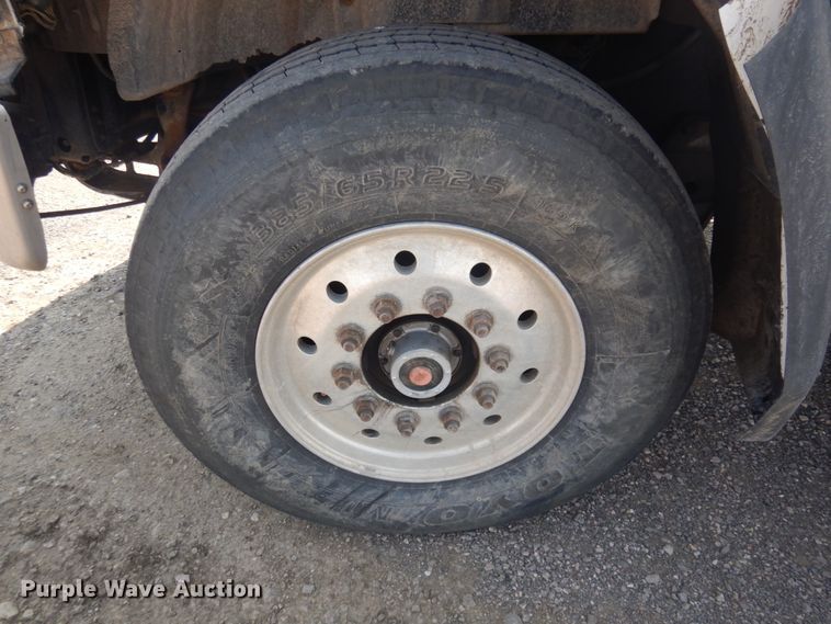 image for item DM5280 2014 Caterpillar CT660  semi truck