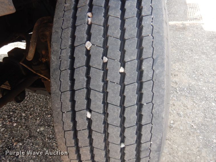 image for item DM5280 2014 Caterpillar CT660  semi truck