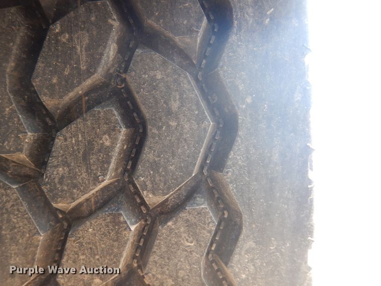 image for item DM5280 2014 Caterpillar CT660  semi truck