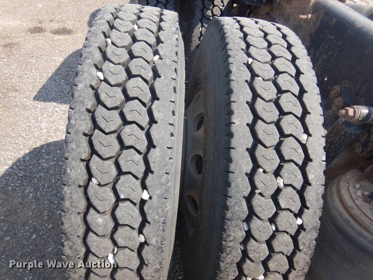 image for item DM5280 2014 Caterpillar CT660  semi truck