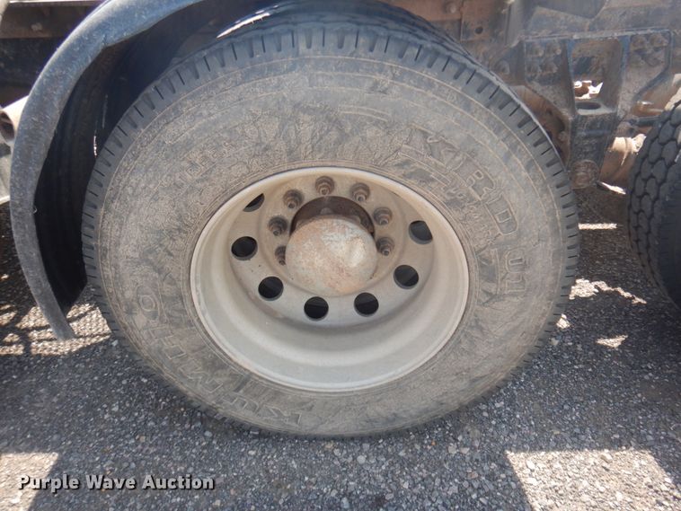 image for item DM5280 2014 Caterpillar CT660  semi truck