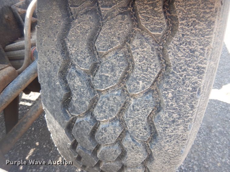 image for item DM5280 2014 Caterpillar CT660  semi truck