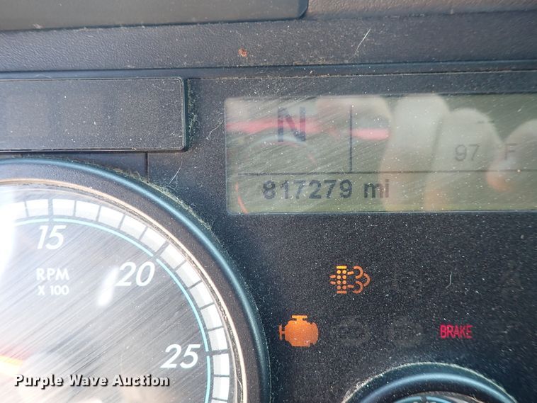 image for item DN1948 2014 Freightliner Cascadia 125  semi truck