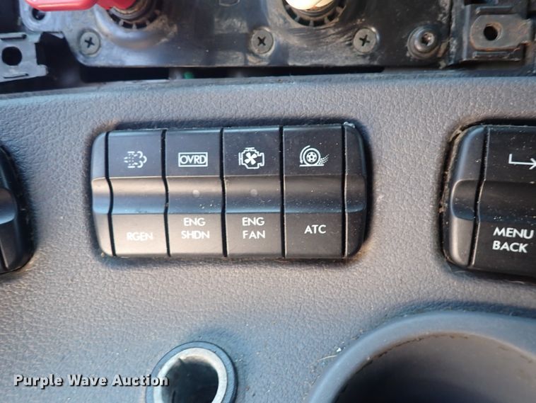 image for item DN1948 2014 Freightliner Cascadia 125  semi truck