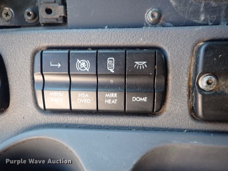 image for item DN1948 2014 Freightliner Cascadia 125  semi truck