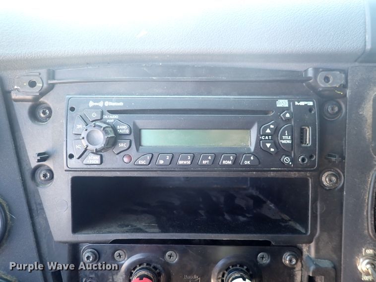 image for item DN1948 2014 Freightliner Cascadia 125  semi truck