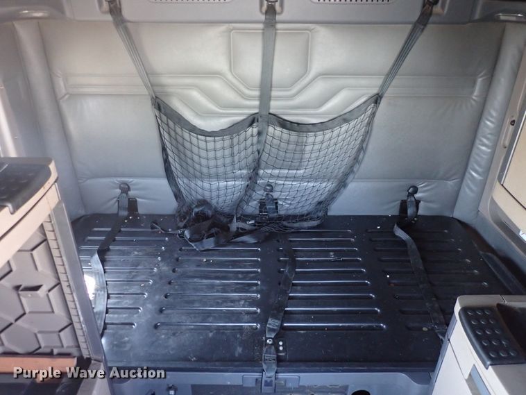 image for item DN1948 2014 Freightliner Cascadia 125  semi truck