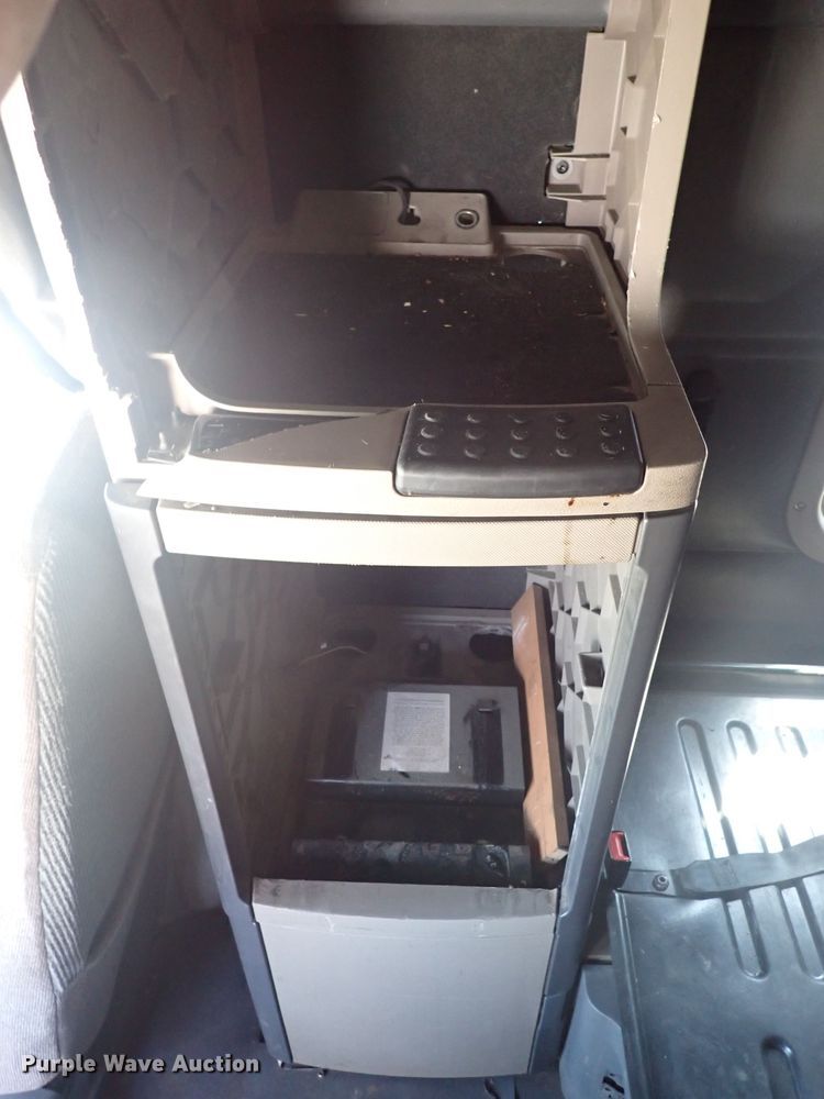 image for item DN1948 2014 Freightliner Cascadia 125  semi truck