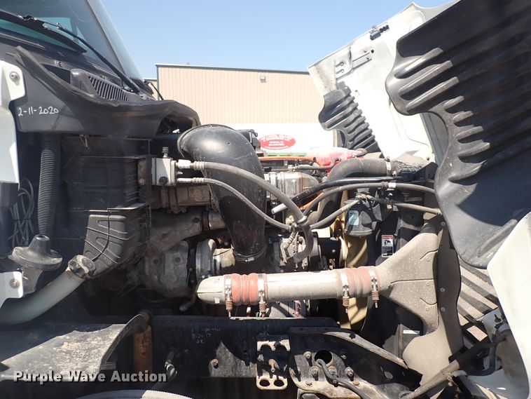 image for item DN1948 2014 Freightliner Cascadia 125  semi truck