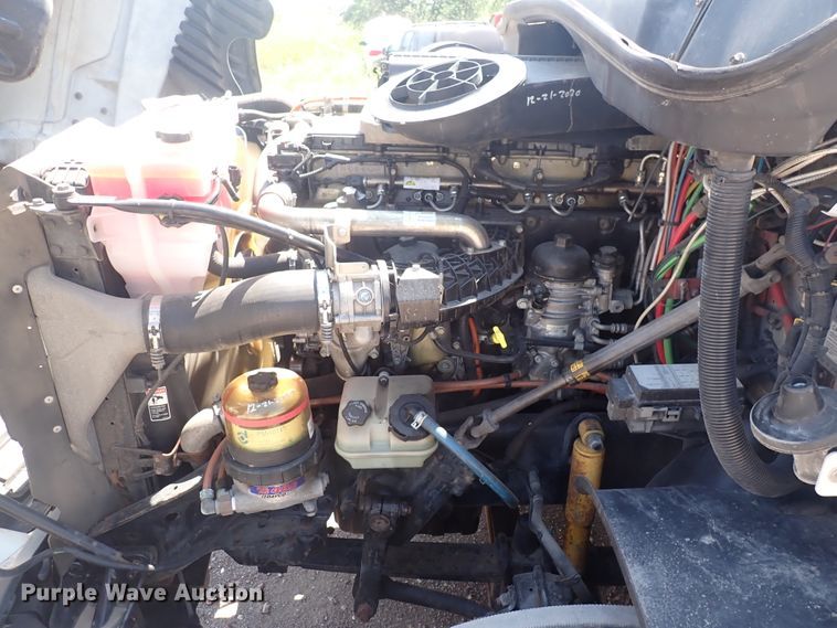 image for item DN1948 2014 Freightliner Cascadia 125  semi truck