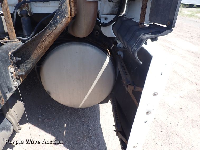 image for item DN1948 2014 Freightliner Cascadia 125  semi truck