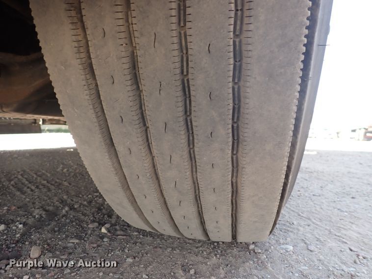 image for item DN1948 2014 Freightliner Cascadia 125  semi truck