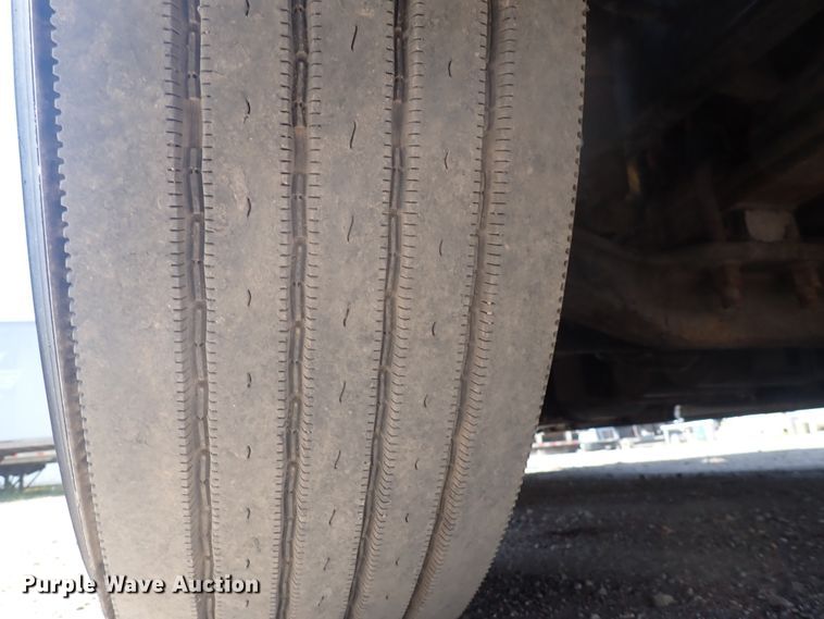 image for item DN1948 2014 Freightliner Cascadia 125  semi truck