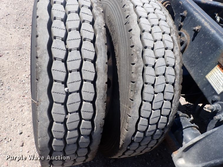 image for item DN1948 2014 Freightliner Cascadia 125  semi truck