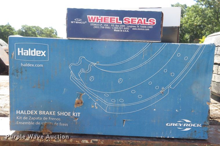 image for item FP9388 2005 Fontaine TH55-4  low boy equipment trailer