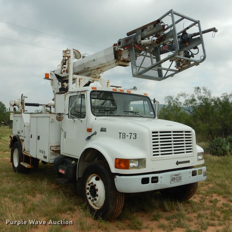 image for item HC9182 2000 International 4700  bucket truck