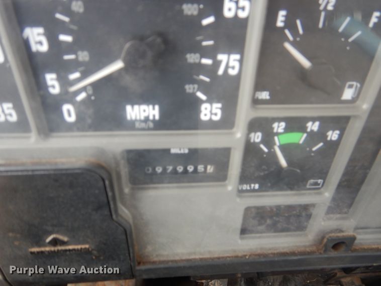 image for item HC9182 2000 International 4700  bucket truck