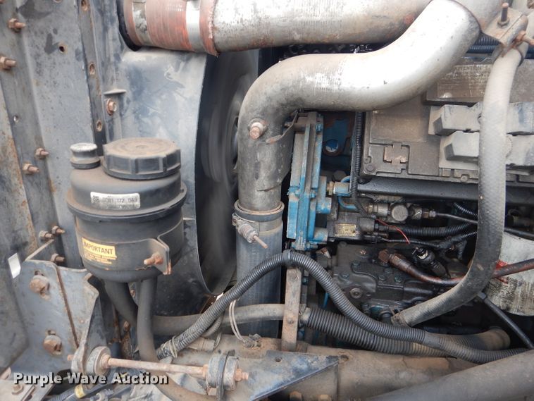 image for item HC9182 2000 International 4700  bucket truck