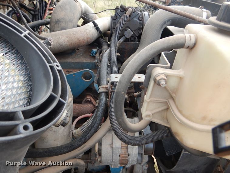 image for item HC9182 2000 International 4700  bucket truck