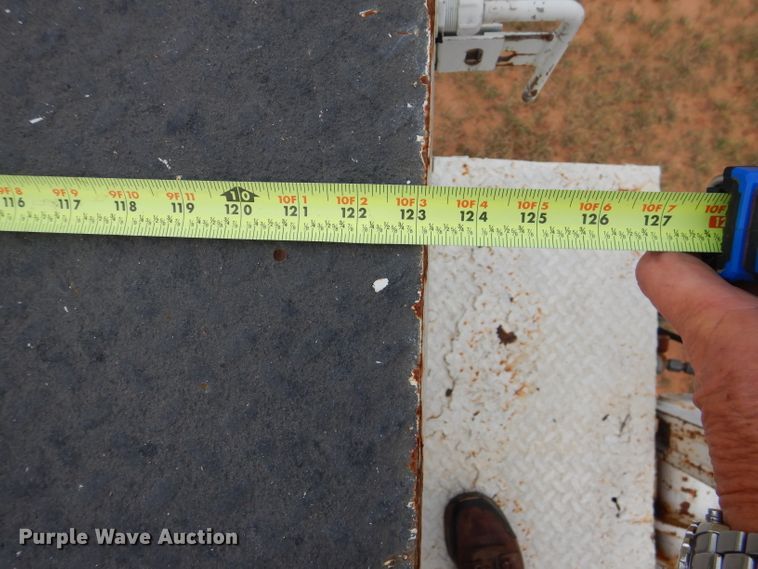 image for item HC9182 2000 International 4700  bucket truck