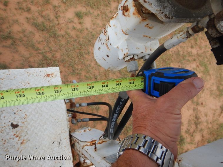 image for item HC9182 2000 International 4700  bucket truck