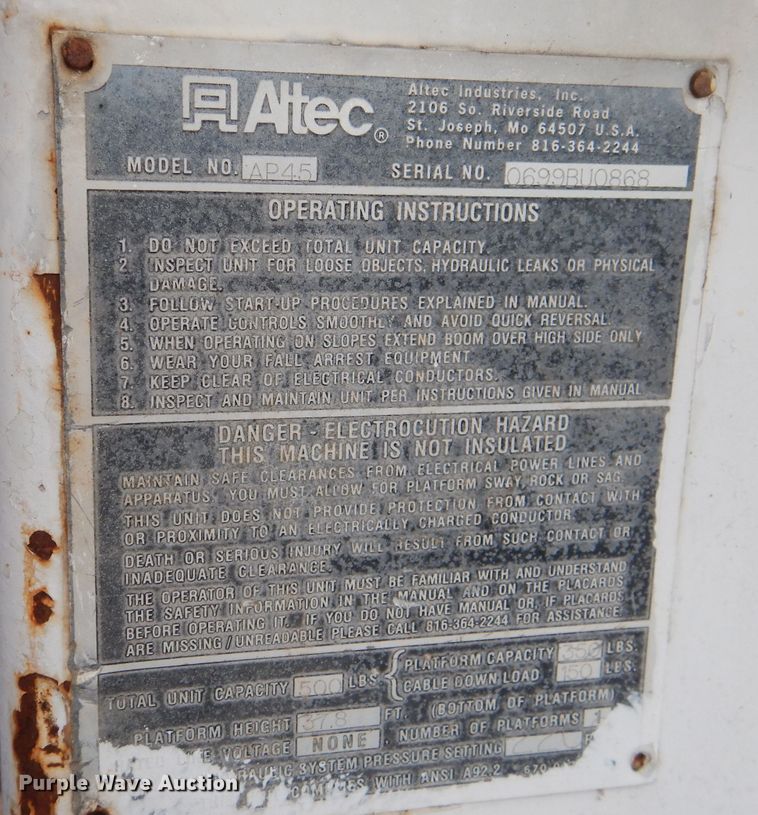 image for item HC9182 2000 International 4700  bucket truck