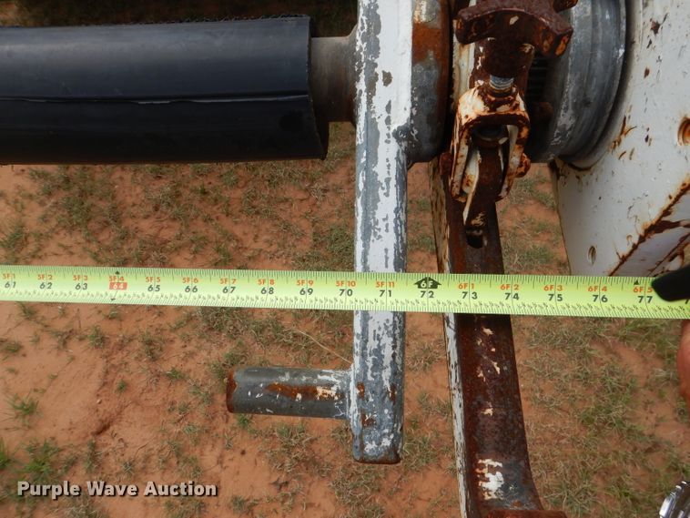 image for item HC9182 2000 International 4700  bucket truck